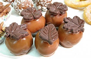 Rum- Marzipan- Pralinen