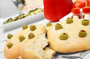 Focaccia mit Oliven