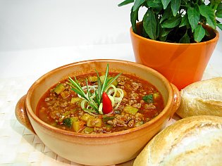 Chili- Suppe mit Hack