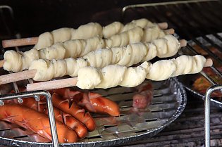 Stockbrot aus Hefeteig