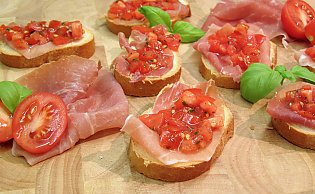 Bruschetta mit Rohschinken